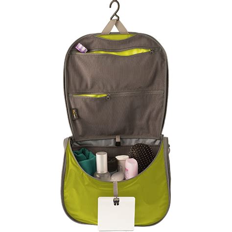 travelling light hanging toiletry bag